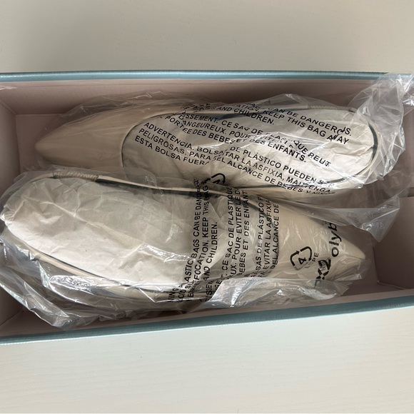 Seychelles Brooklyn Kitten Heel in White - Picture 10 of 16